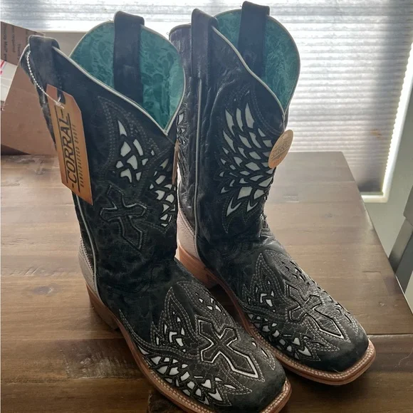 Corral Black and White Western Boots - Picture 4 of 6